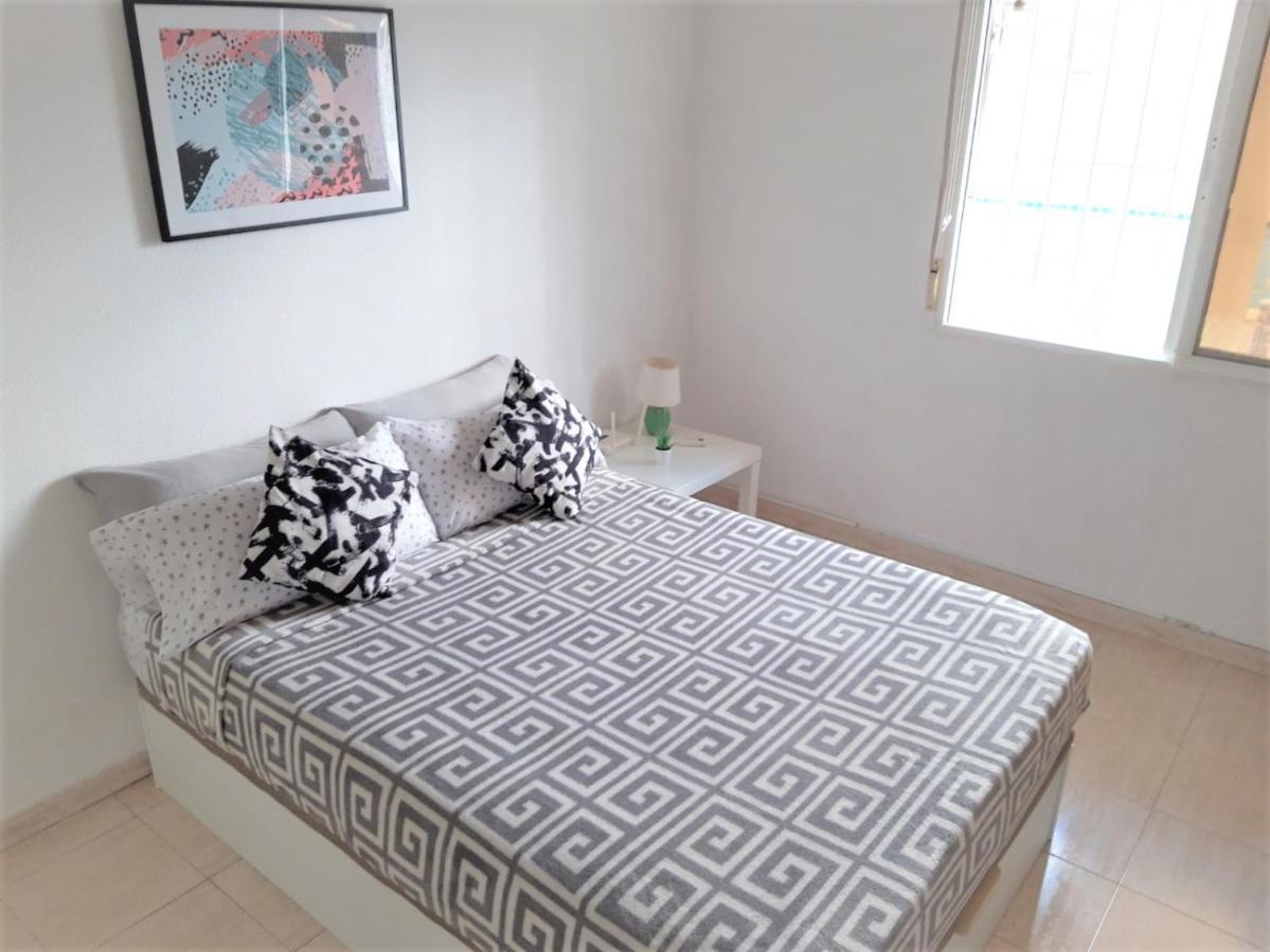 Pretty Studio With Swimming Pool Torrevieja Esterno foto